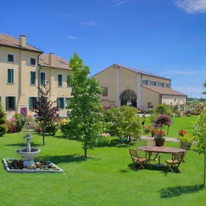 https://millefiori-la-corte-delle-rose-rovigo.hotelinveneto.com